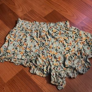 Floral ruffle shorts